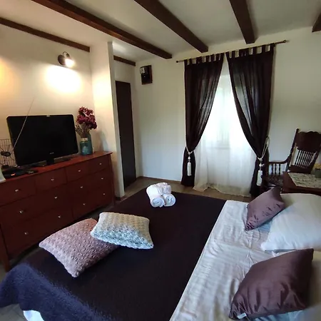 Vikendica Original Mediterranean Stone House Gornji Seget