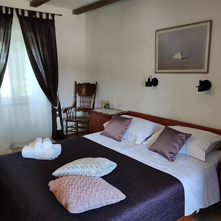 Vikendica Original Mediterranean Stone House *