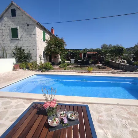 Vikendica Original Mediterranean Stone House Gornji Seget