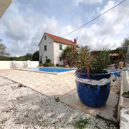 Vikendica Original Mediterranean Stone House Gornji Seget